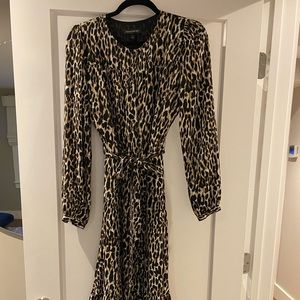 Banana Republic Size 6. Excellent Condition